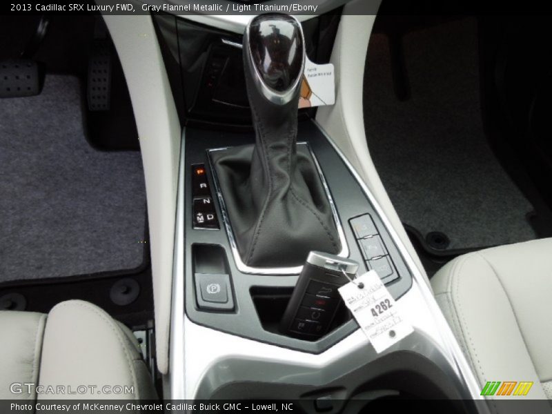 Gray Flannel Metallic / Light Titanium/Ebony 2013 Cadillac SRX Luxury FWD