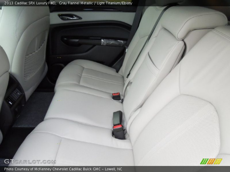 Gray Flannel Metallic / Light Titanium/Ebony 2013 Cadillac SRX Luxury FWD