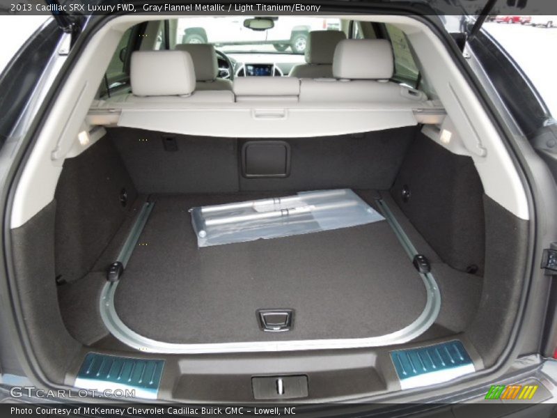 Gray Flannel Metallic / Light Titanium/Ebony 2013 Cadillac SRX Luxury FWD