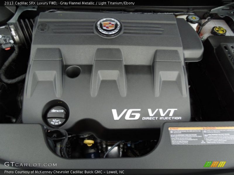 Gray Flannel Metallic / Light Titanium/Ebony 2013 Cadillac SRX Luxury FWD