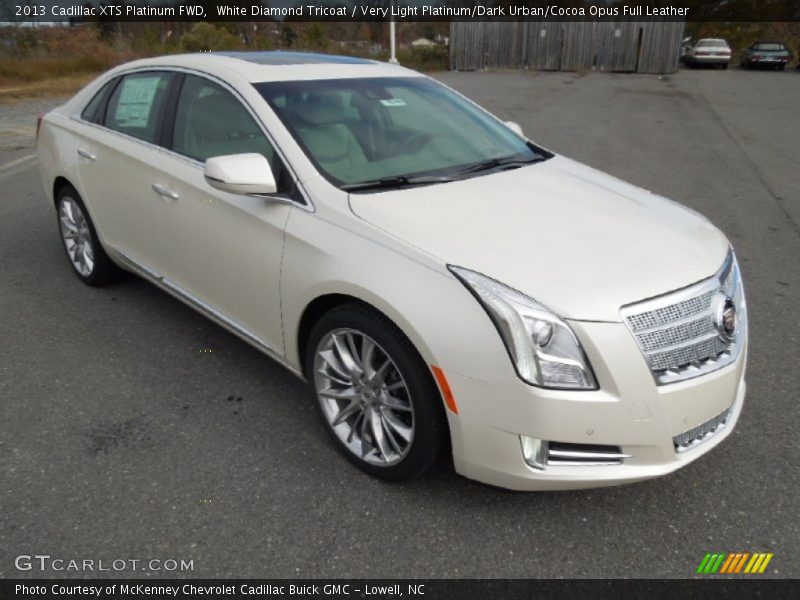 Front 3/4 View of 2013 XTS Platinum FWD