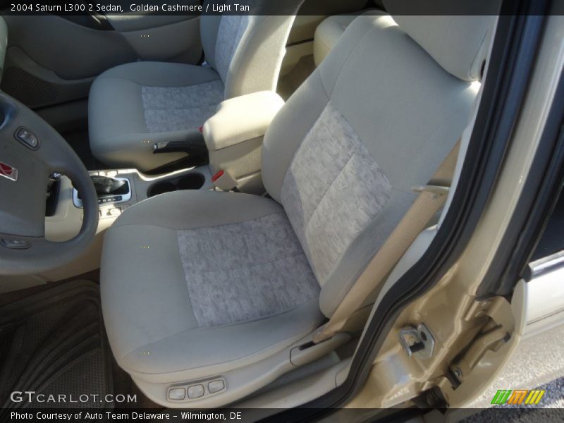 Golden Cashmere / Light Tan 2004 Saturn L300 2 Sedan
