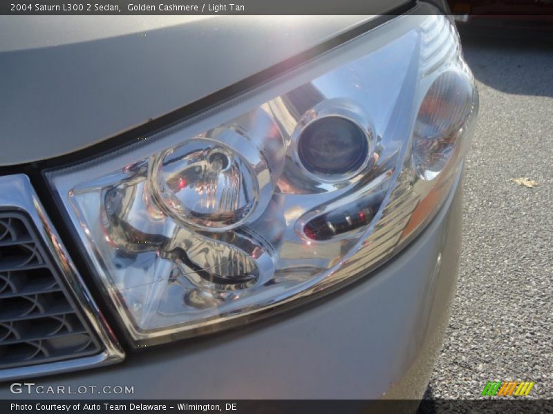 Golden Cashmere / Light Tan 2004 Saturn L300 2 Sedan