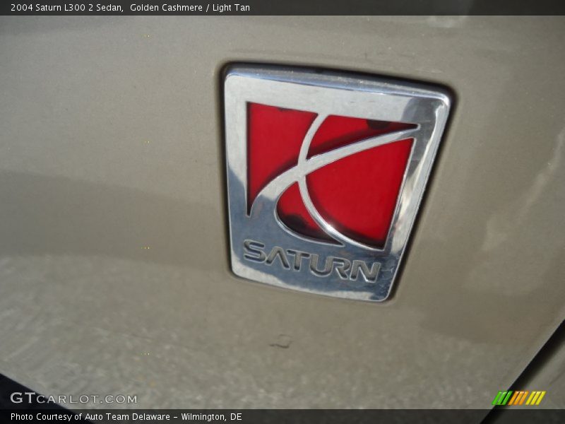 Golden Cashmere / Light Tan 2004 Saturn L300 2 Sedan