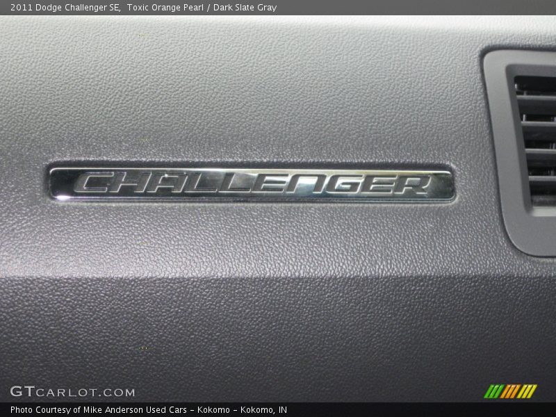 Toxic Orange Pearl / Dark Slate Gray 2011 Dodge Challenger SE
