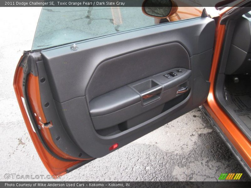 Toxic Orange Pearl / Dark Slate Gray 2011 Dodge Challenger SE