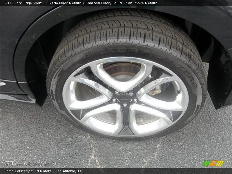 Tuxedo Black Metallic / Charcoal Black/Liquid Silver Smoke Metallic 2013 Ford Edge Sport