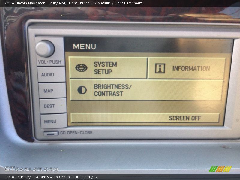 Light French Silk Metallic / Light Parchment 2004 Lincoln Navigator Luxury 4x4