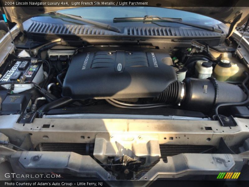 Light French Silk Metallic / Light Parchment 2004 Lincoln Navigator Luxury 4x4