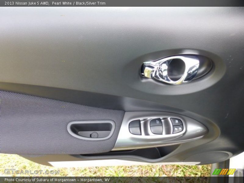 Pearl White / Black/Silver Trim 2013 Nissan Juke S AWD