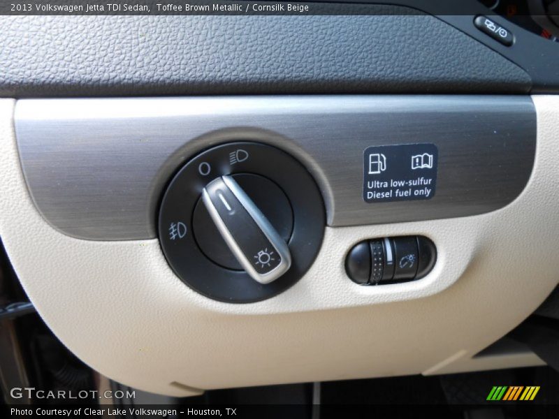 Controls of 2013 Jetta TDI Sedan