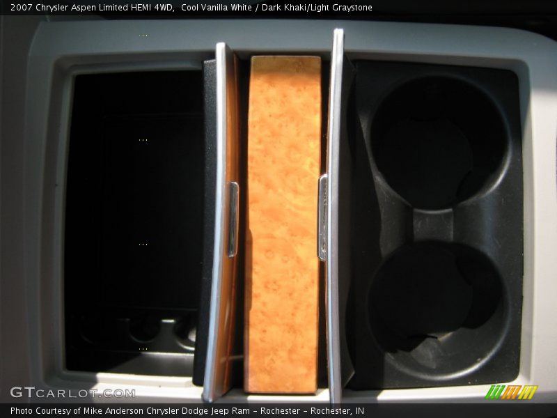 Cool Vanilla White / Dark Khaki/Light Graystone 2007 Chrysler Aspen Limited HEMI 4WD