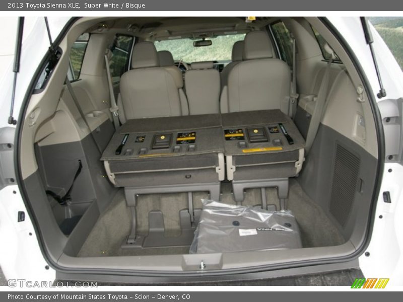 Super White / Bisque 2013 Toyota Sienna XLE