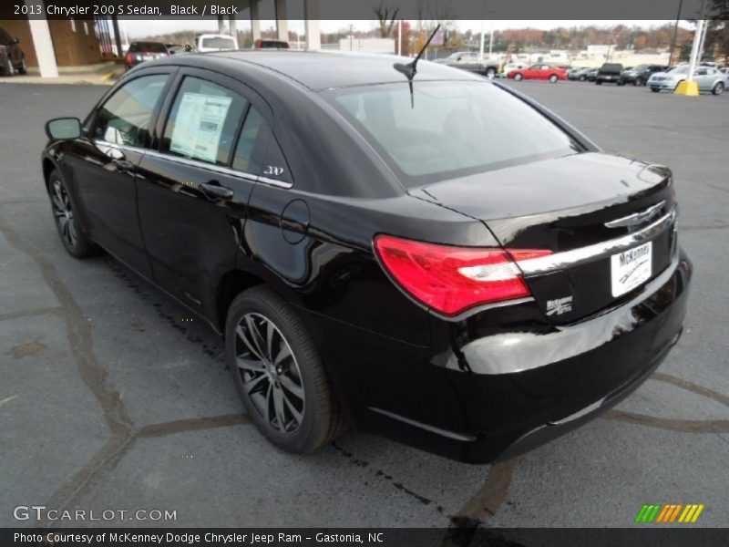 Black / Black 2013 Chrysler 200 S Sedan