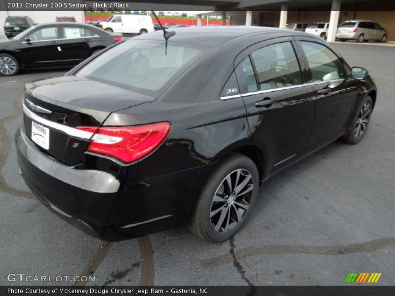 Black / Black 2013 Chrysler 200 S Sedan