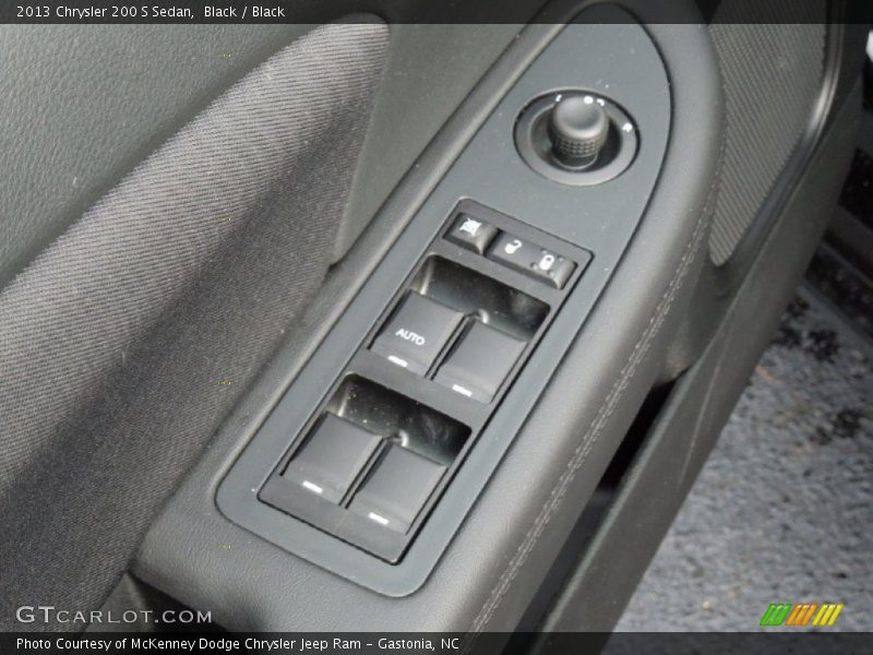 Black / Black 2013 Chrysler 200 S Sedan