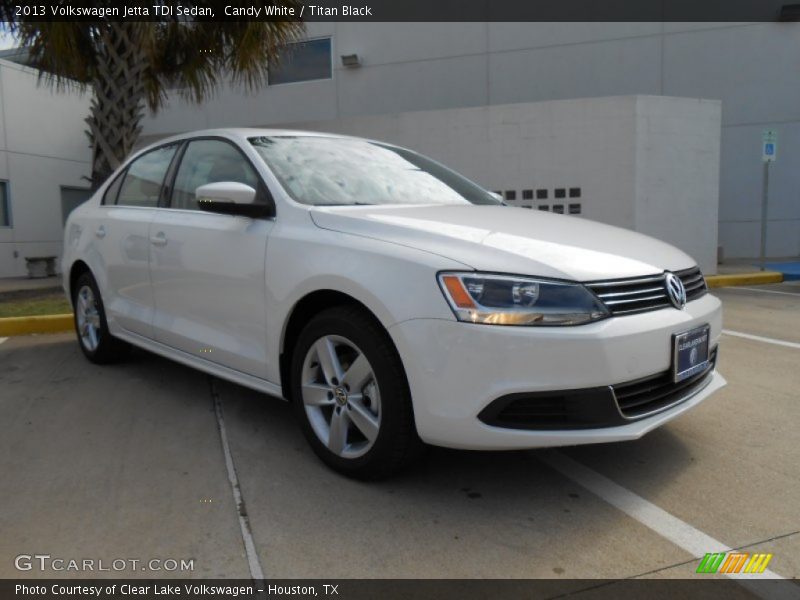 Candy White / Titan Black 2013 Volkswagen Jetta TDI Sedan