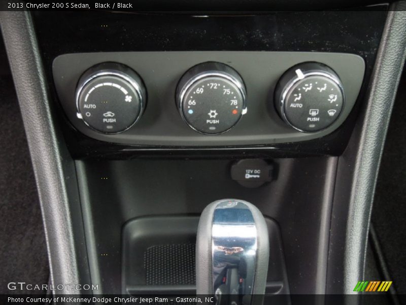 Black / Black 2013 Chrysler 200 S Sedan