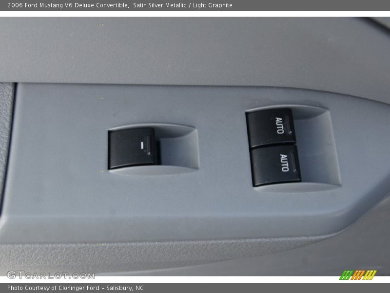 Satin Silver Metallic / Light Graphite 2006 Ford Mustang V6 Deluxe Convertible