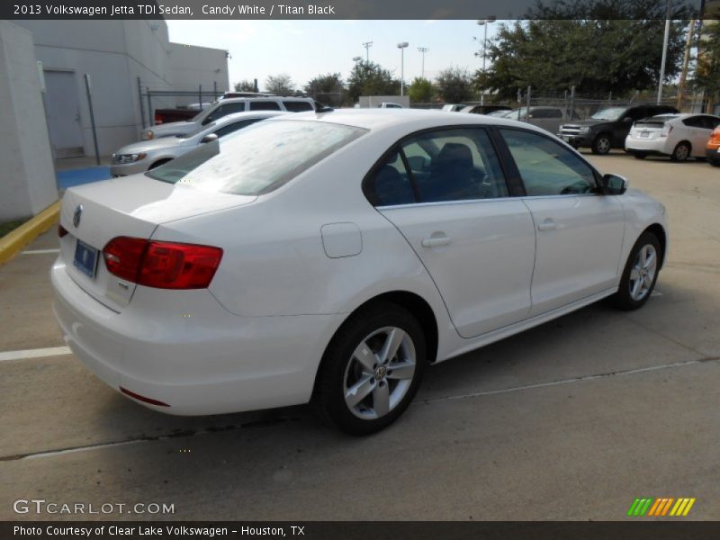 Candy White / Titan Black 2013 Volkswagen Jetta TDI Sedan