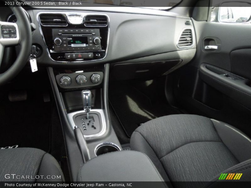 Black / Black 2013 Chrysler 200 S Sedan