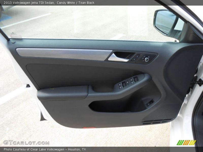 Candy White / Titan Black 2013 Volkswagen Jetta TDI Sedan