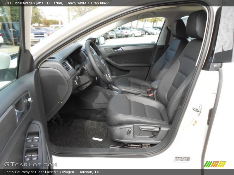 Candy White / Titan Black 2013 Volkswagen Jetta TDI Sedan