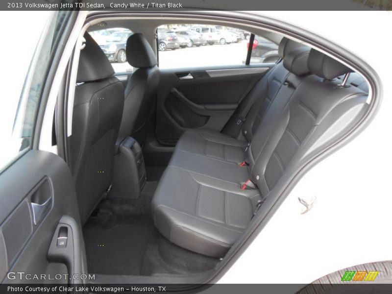 Candy White / Titan Black 2013 Volkswagen Jetta TDI Sedan