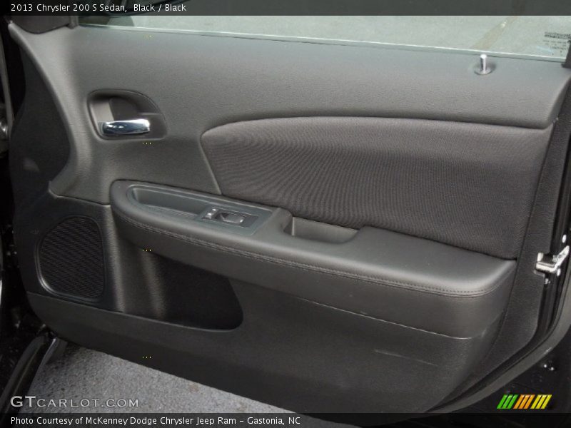 Black / Black 2013 Chrysler 200 S Sedan