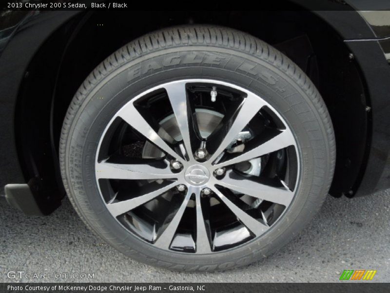 Black / Black 2013 Chrysler 200 S Sedan