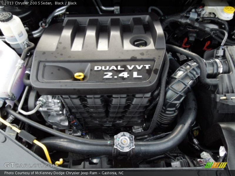 Black / Black 2013 Chrysler 200 S Sedan