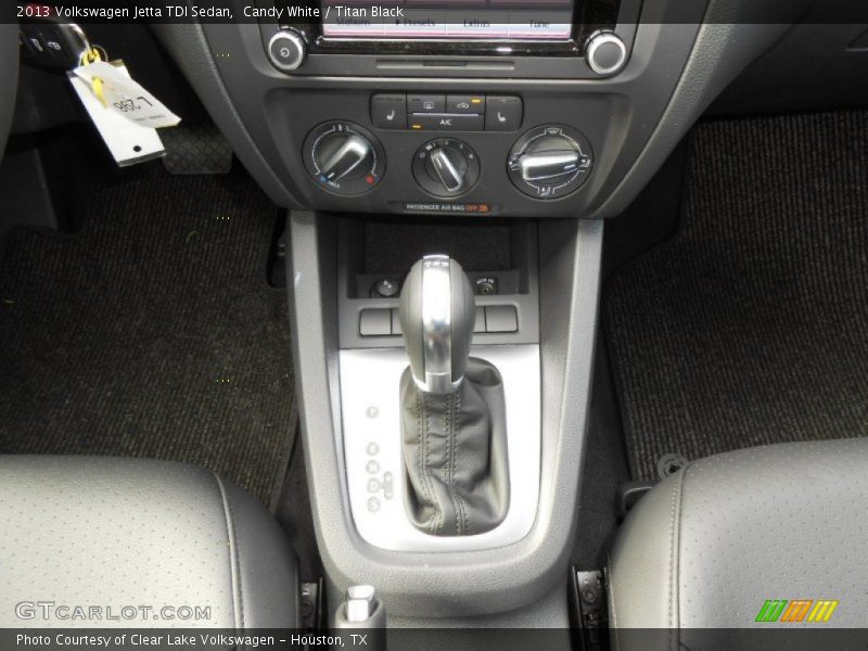 Candy White / Titan Black 2013 Volkswagen Jetta TDI Sedan