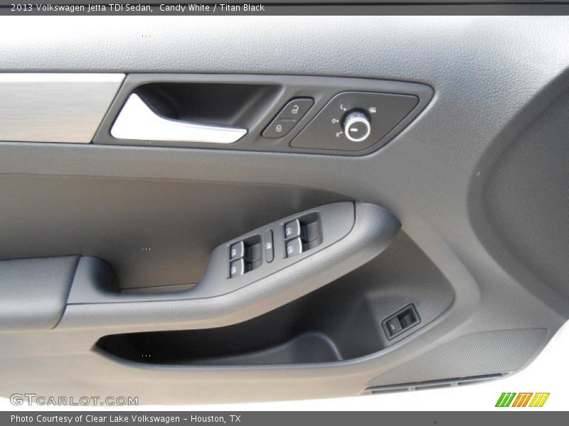 Candy White / Titan Black 2013 Volkswagen Jetta TDI Sedan