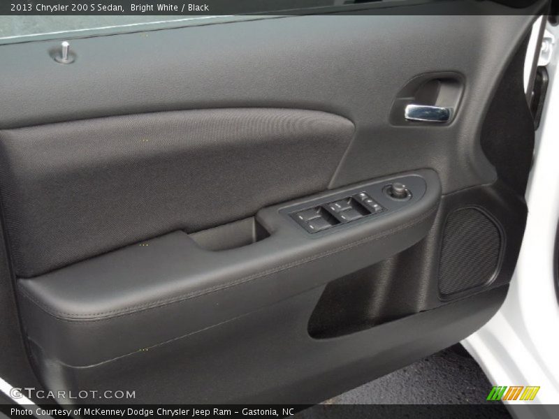 Bright White / Black 2013 Chrysler 200 S Sedan