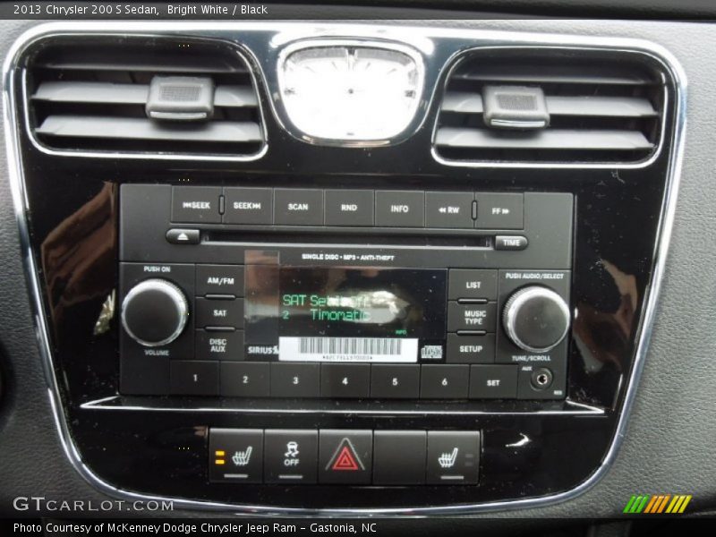 Bright White / Black 2013 Chrysler 200 S Sedan