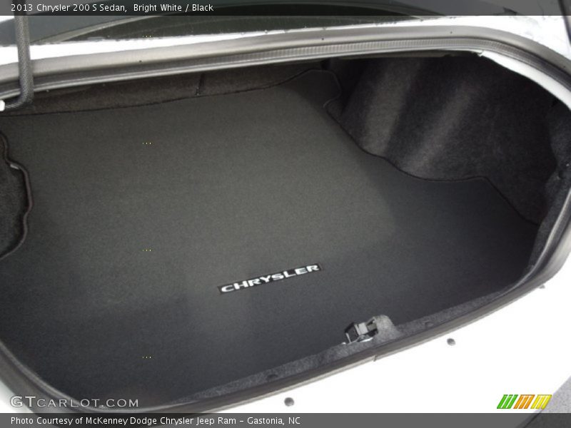 Bright White / Black 2013 Chrysler 200 S Sedan