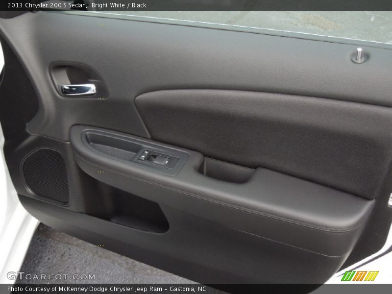 Bright White / Black 2013 Chrysler 200 S Sedan