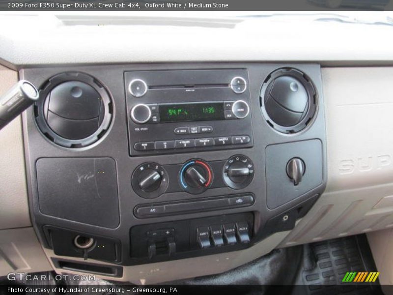 Oxford White / Medium Stone 2009 Ford F350 Super Duty XL Crew Cab 4x4