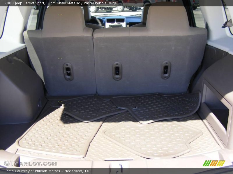 Light Khaki Metallic / Pastel Pebble Beige 2008 Jeep Patriot Sport