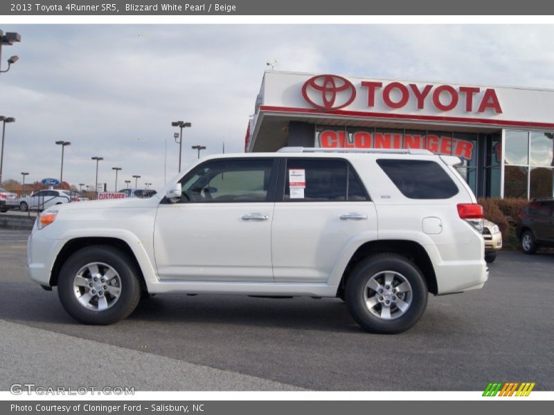 Blizzard White Pearl / Beige 2013 Toyota 4Runner SR5