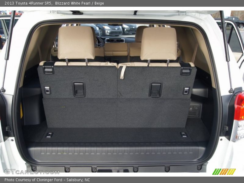 Blizzard White Pearl / Beige 2013 Toyota 4Runner SR5