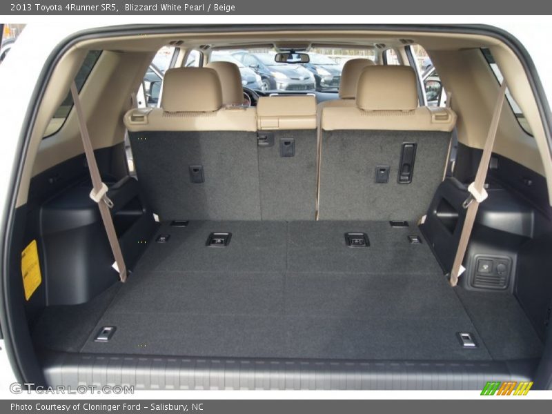 Blizzard White Pearl / Beige 2013 Toyota 4Runner SR5