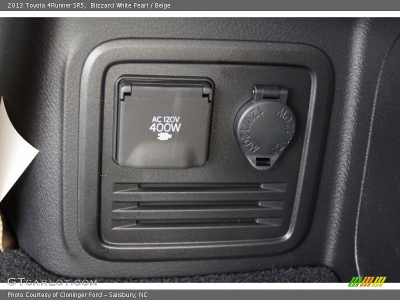 Blizzard White Pearl / Beige 2013 Toyota 4Runner SR5