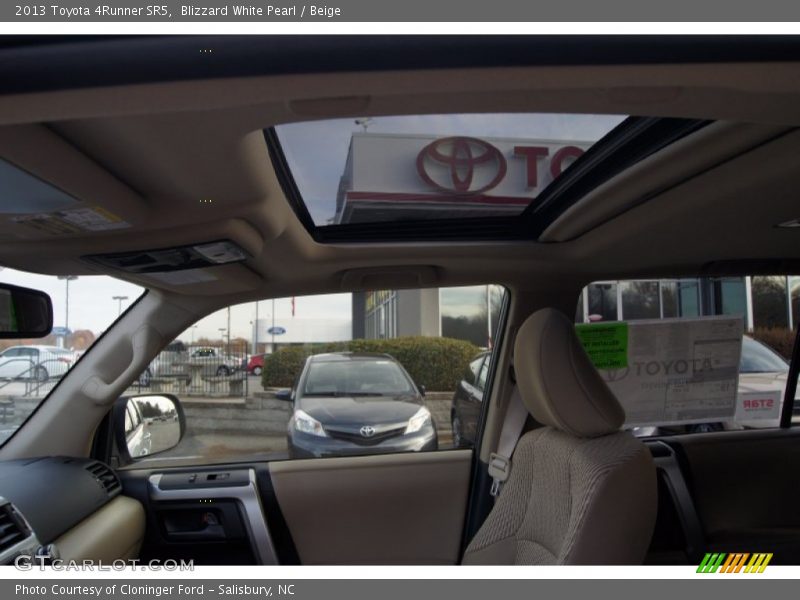 Blizzard White Pearl / Beige 2013 Toyota 4Runner SR5