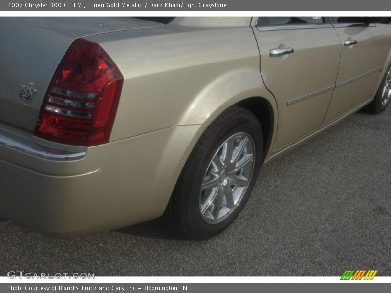 Linen Gold Metallic / Dark Khaki/Light Graystone 2007 Chrysler 300 C HEMI