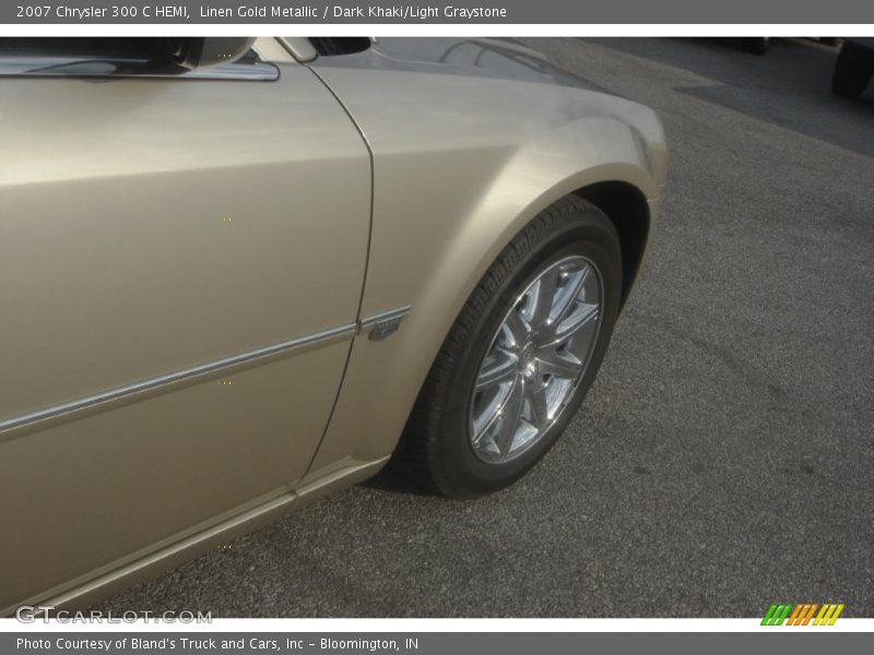 Linen Gold Metallic / Dark Khaki/Light Graystone 2007 Chrysler 300 C HEMI