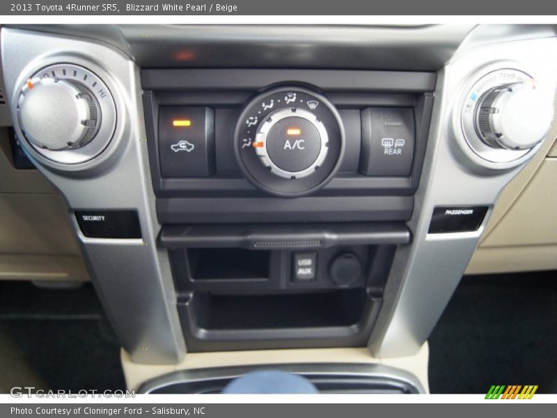 Blizzard White Pearl / Beige 2013 Toyota 4Runner SR5