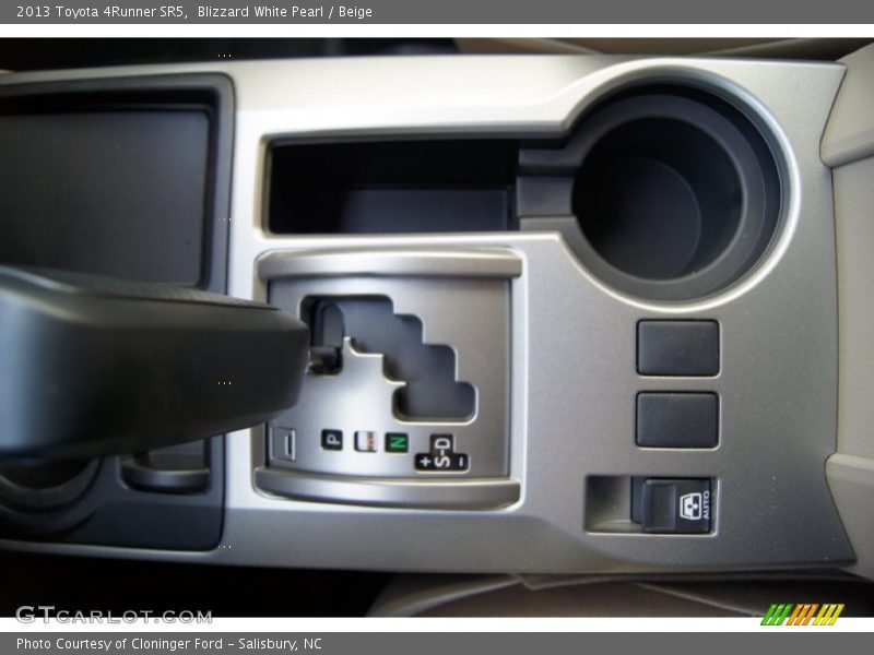 Blizzard White Pearl / Beige 2013 Toyota 4Runner SR5