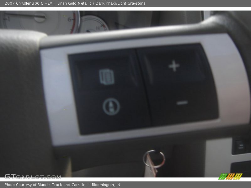 Linen Gold Metallic / Dark Khaki/Light Graystone 2007 Chrysler 300 C HEMI
