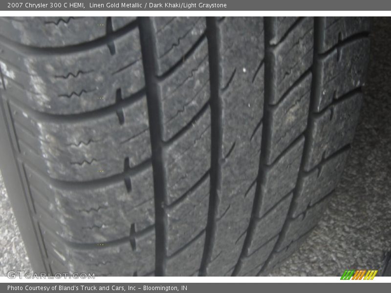 Linen Gold Metallic / Dark Khaki/Light Graystone 2007 Chrysler 300 C HEMI